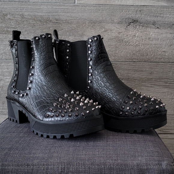 Spiked Combat boots - Picture 1 of 5